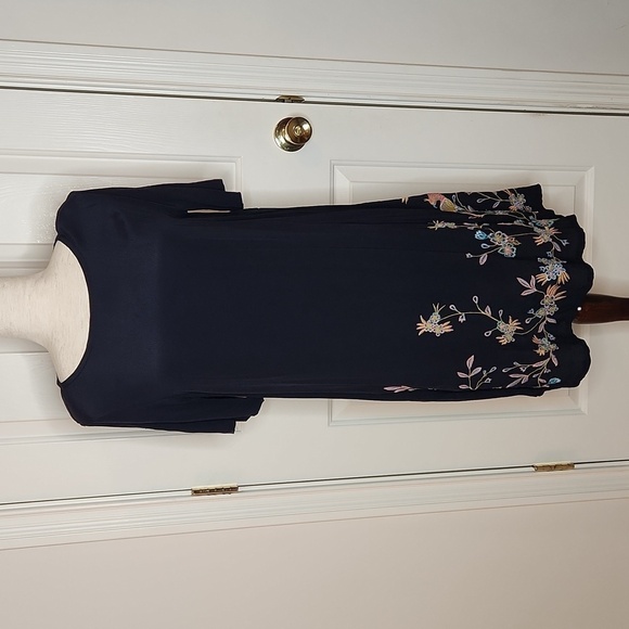 LOFT Dresses & Skirts - Loft Navy Blue Embroidered Floral Bird Norway Shift Dress  Size XS